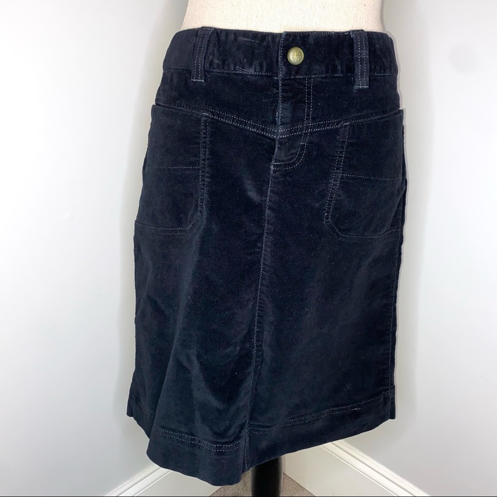 Athleta black brushed velvet skirt with pockets knee length size 8